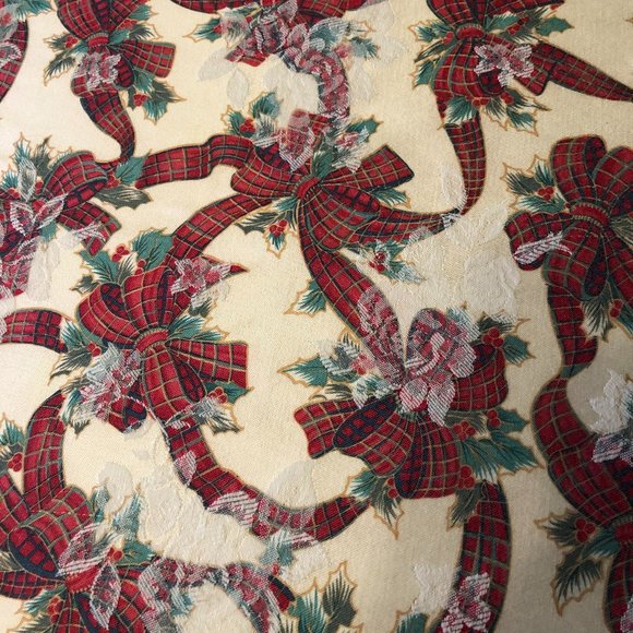 Vtg Oval Christmas Tablecloth & Hanging Kitchen Towel - Picture 3 of 9